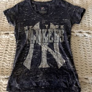 New York Yankees shirt